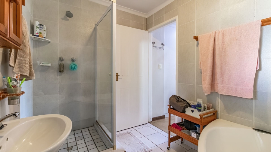 5 Bedroom Property for Sale in Miramar Eastern Cape